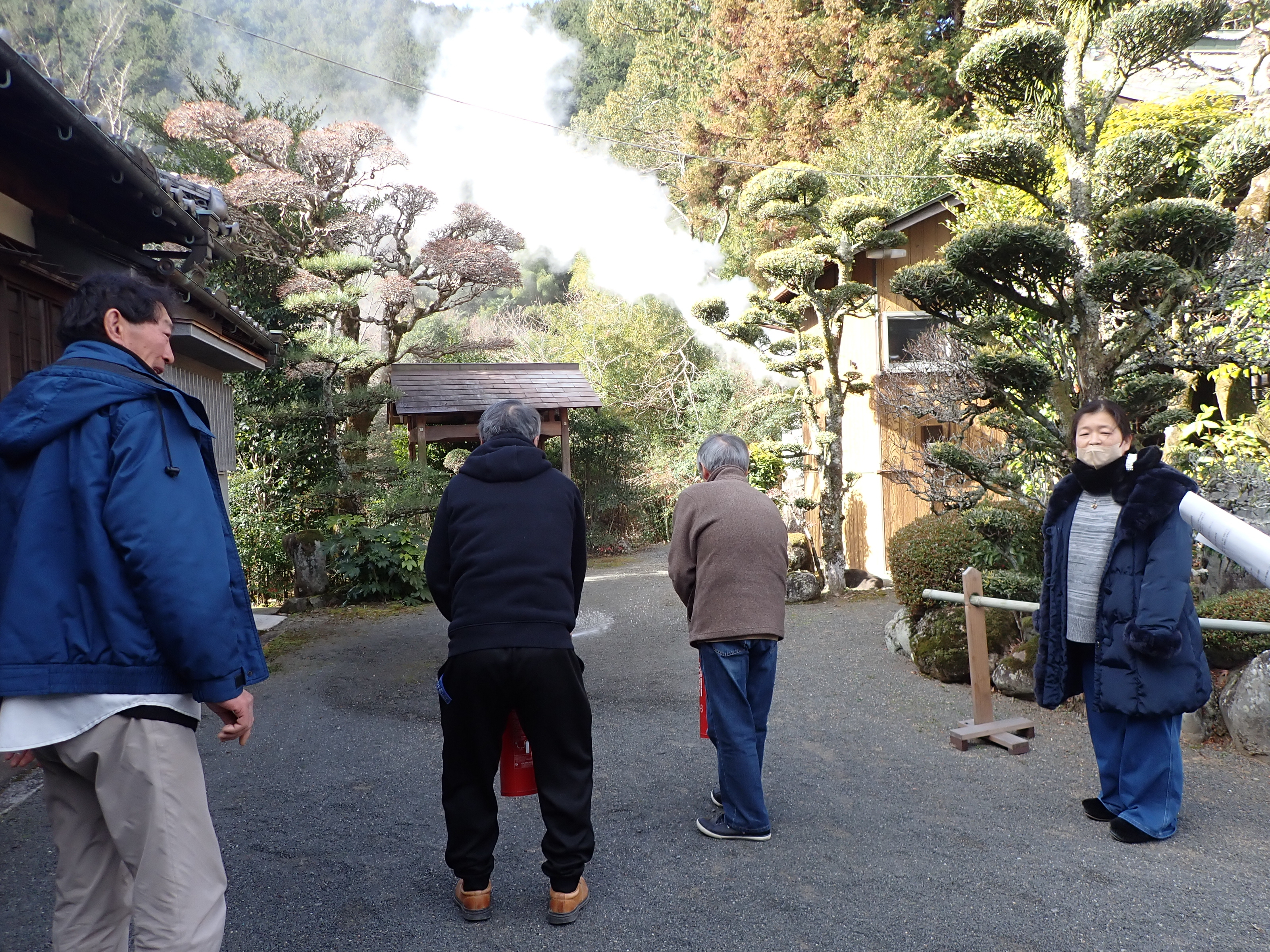 神社関係者による初期消火訓練